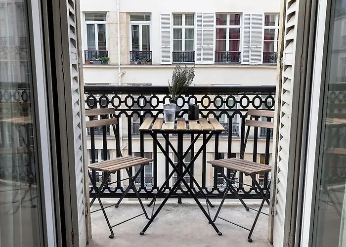 Angers - 1 Et Balcon Aux Halles * Paris