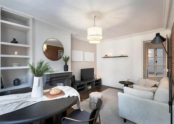 Angers - 1 Et Balcon Aux Halles Apartment *